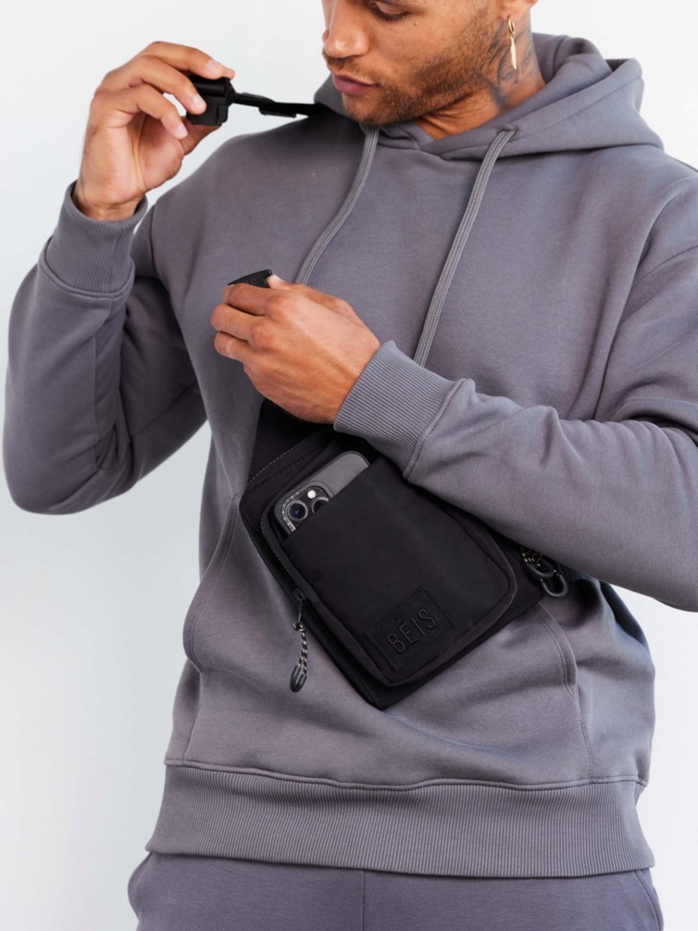 Béis The Sport Sling in Black NWT - Picture 4 of 8